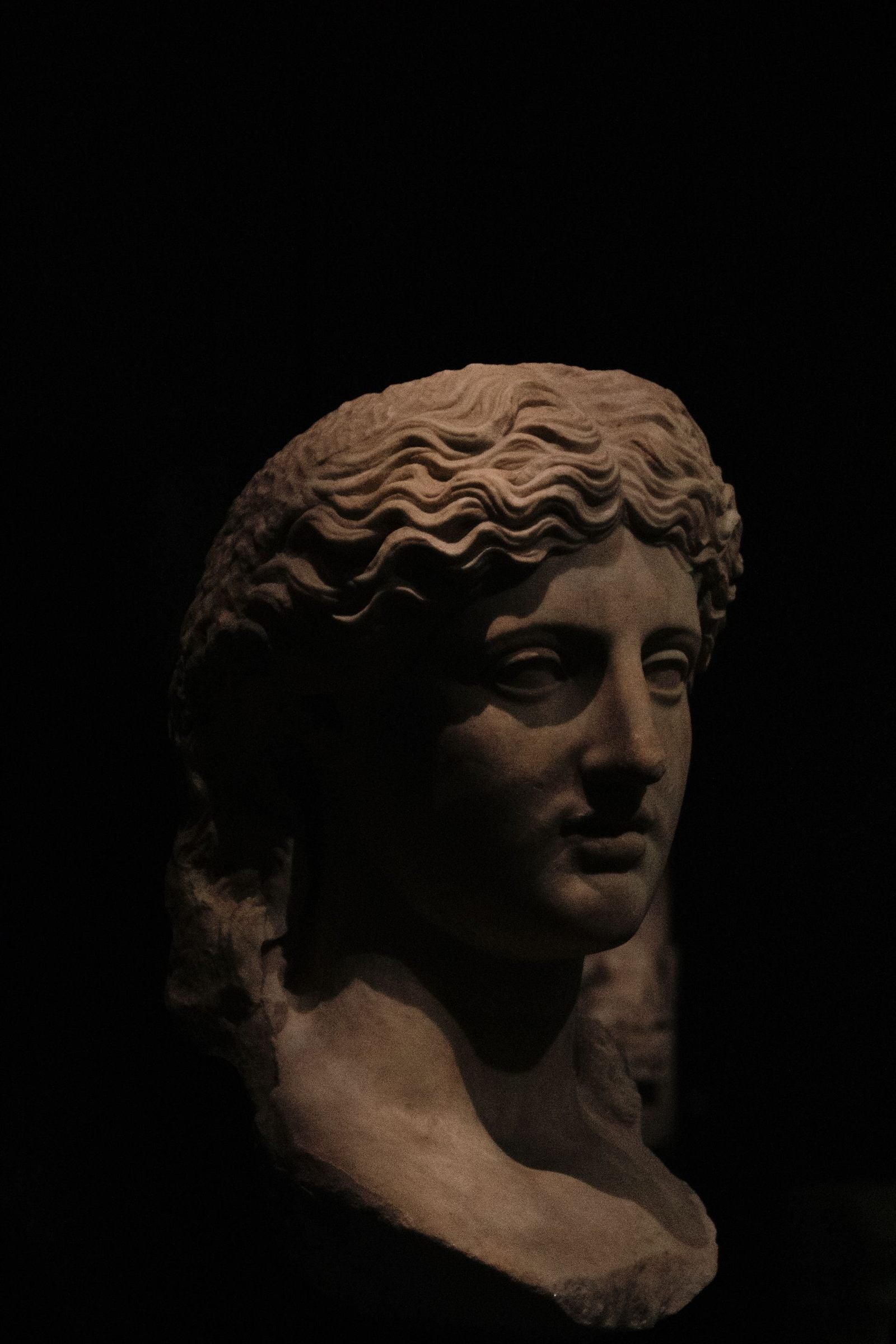 Epicteto no estoicismo: estátua grega antiga representando um filósofo estoico