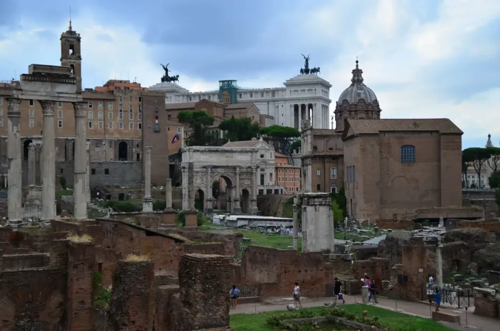 Ruínas do Fórum Romano, centro da vida política de Catão o Jovem