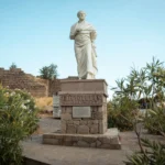 Estátua de filósofo grego representando o Logos no estoicismo