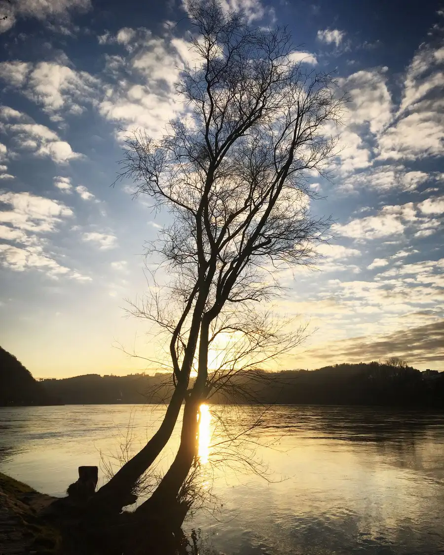 Nascer do sol às margens do rio Danúbio, região onde Marco Aurélio escreveu parte das Meditações