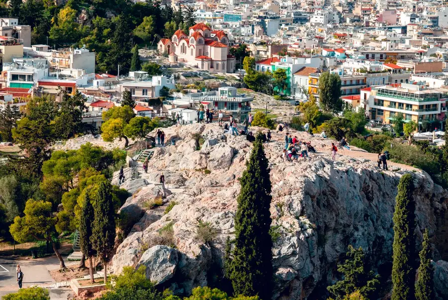 Rochedo do Areópago, em Atenas, onde o apóstolo Paulo falou aos filósofos estoicos e epicureus
